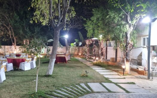 Villa / Farmhouse with Private Garden For Sale